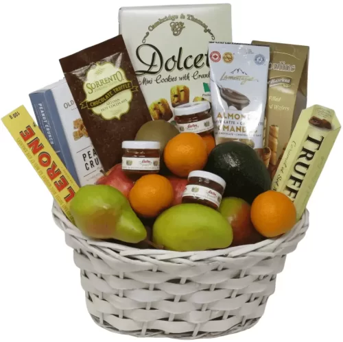 Kosher Fruit Baskets from Montpetit Creations. | Trouver un panier cadeau fruits Kascher rempli de collations savoureuses.