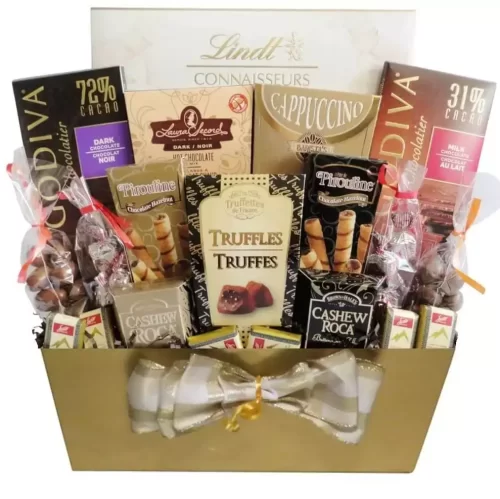 Rempli de toutes sortes de friandises décadentes, ce panier cadeau chocolats fait un excellent cadeau. Livraison Montreal, le Quebec et Ontario. | We have a great variety of chocolate gift baskets that make gift giving easy. Delivery to Montreal, Quebec, and Ontario. Montpetit Creations.